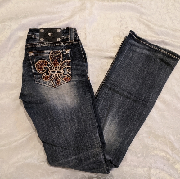 Miss me signature rise bootcut jeans. - Picture 9 of 10